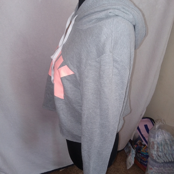 PINK Victoria's Secret Gray Boxy Cropped Sweatshirt - Picture 11 of 12